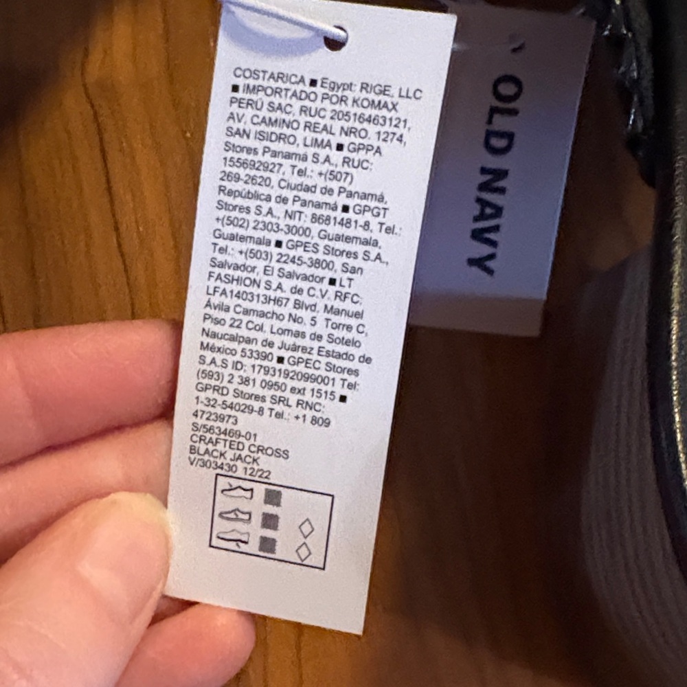 Old Navy Black Sandals - Picture 6 of 8